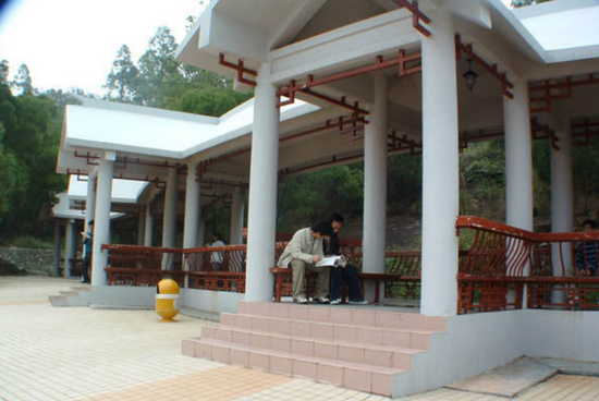 青海卫生职业技术学院寝室宿舍条件与学校食堂环境图片_招生信息