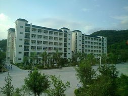 广东省潮州卫生学校寝室宿舍条件与学校食堂环境图片_招生信息
