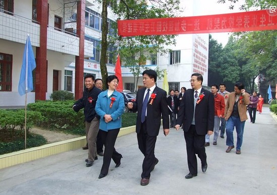 河池市卫生学校简介老师QQ及电话_招生信息