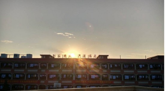 黄埔卫生职业技术学校寝室宿舍条件与学校食堂环境图片_招生信息