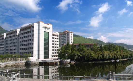 吉首大学医学院寝室宿舍条件与学校食堂环境图片_招生