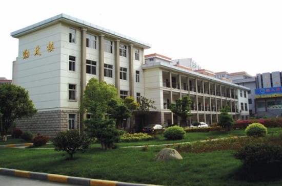 湖北医药学院寝室宿舍条件与学校食堂环境图片_招生信息