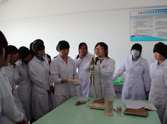 河南省漯河市卫生中等专业学校简介办电话及联系方式_招生信息
