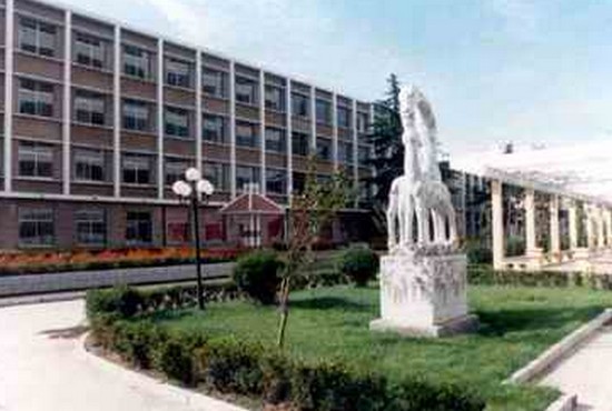 济宁医学院寝室宿舍条件与学校食堂环境图片_招生信息
