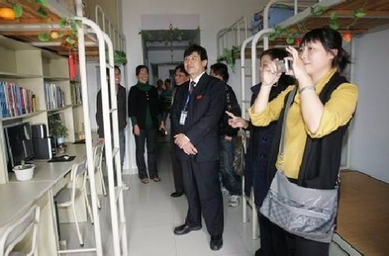 福建医科大学简介老师QQ及电话_招生信息