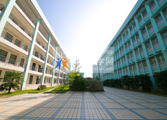 安庆医药高等专科学校寝室宿舍条件与学校食堂环境图片_招生信息