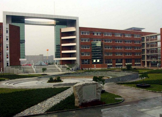 宁波大学医学院寝室宿舍条件与学校食堂环境图片_招生信息