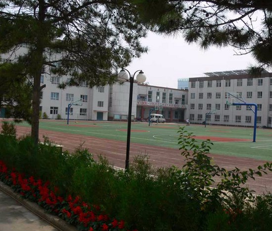呼和浩特市卫生学校寝室宿舍条件与学校食堂环境图片_招生信息