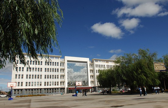 河套学院寝室宿舍条件与学校食堂环境图片_招生信息