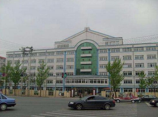 鞍山卫生学校寝室宿舍条件与学校食堂环境图片_招生信息