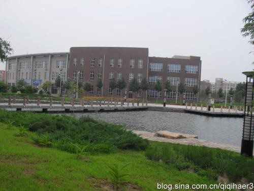 黑龙江齐齐哈尔医学院寝室宿舍条件与学校食堂环境图片_招生信息