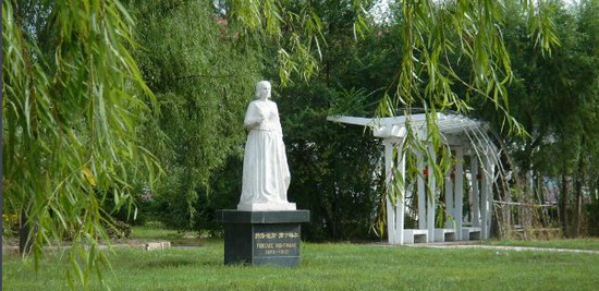大庆医学高等专科学校寝室宿舍条件与学校食堂环境图片_招生信息
