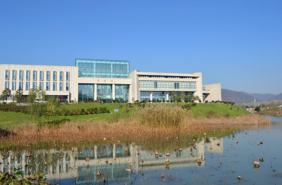 江苏卫生健康职业学院寝室宿舍条件与学校食堂环境图片_招生信息