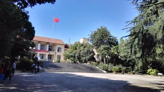 徐州华宇卫校专修学院寝室宿舍条件与学校食堂环境图片_招生信息