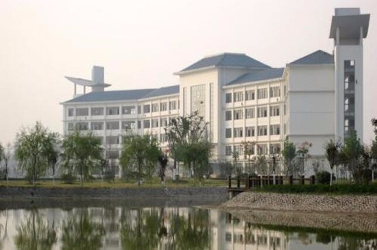 江苏省宿迁卫生中等专业学校寝室宿舍条件与学校食堂环境图片_招生信息