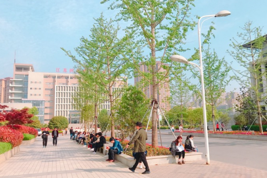 江苏医药职业学院寝室宿舍条件与学校食堂环境图片_招生信息