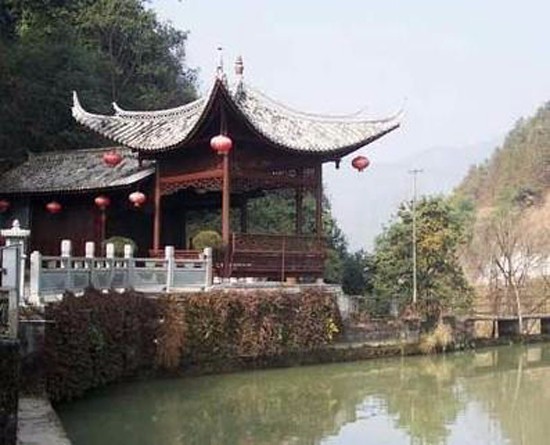 保山中医药高等专科学校简介录取分数线_招生信息