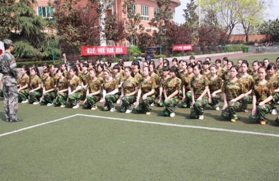 重庆卫生学校简介老师QQ及电话_招生信息