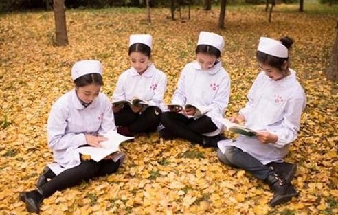 四川大学附属华西卫校天府校区学费是多少钱及收费标准_招生信息