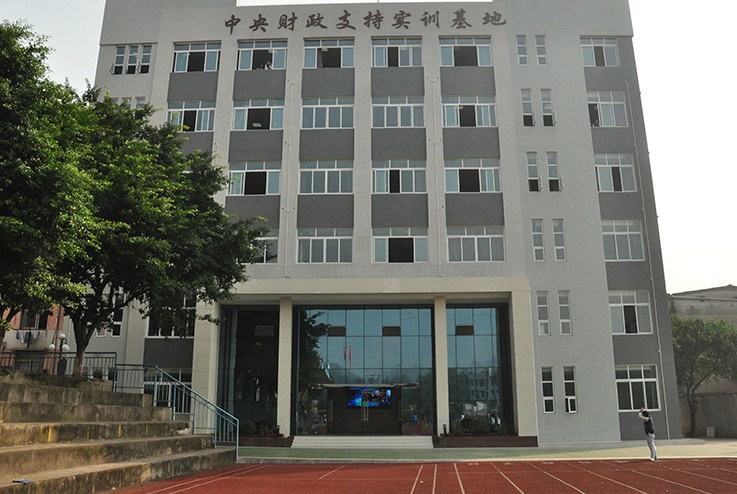 四川技术监督学校寝室宿舍条件与学校食堂环境图片_招生信息
