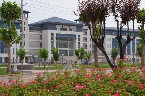 济南护理职业学院成都校区寝室宿舍条件与学校食堂环境图片_招生信息