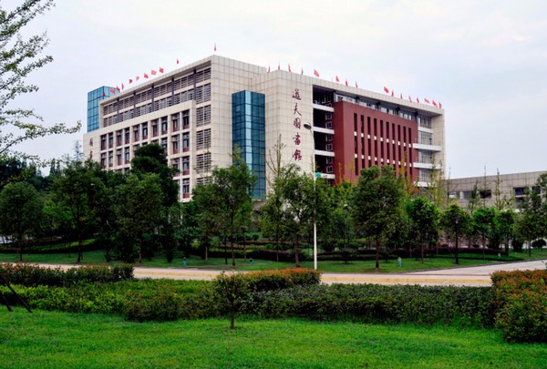 西南医科大学（泸州医学院）寝室宿舍条件与学校食堂环境图片_招生信息
